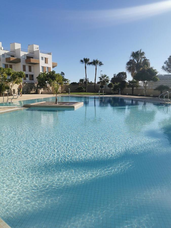 Daire Modern Seafront Flat With A Private Garage *